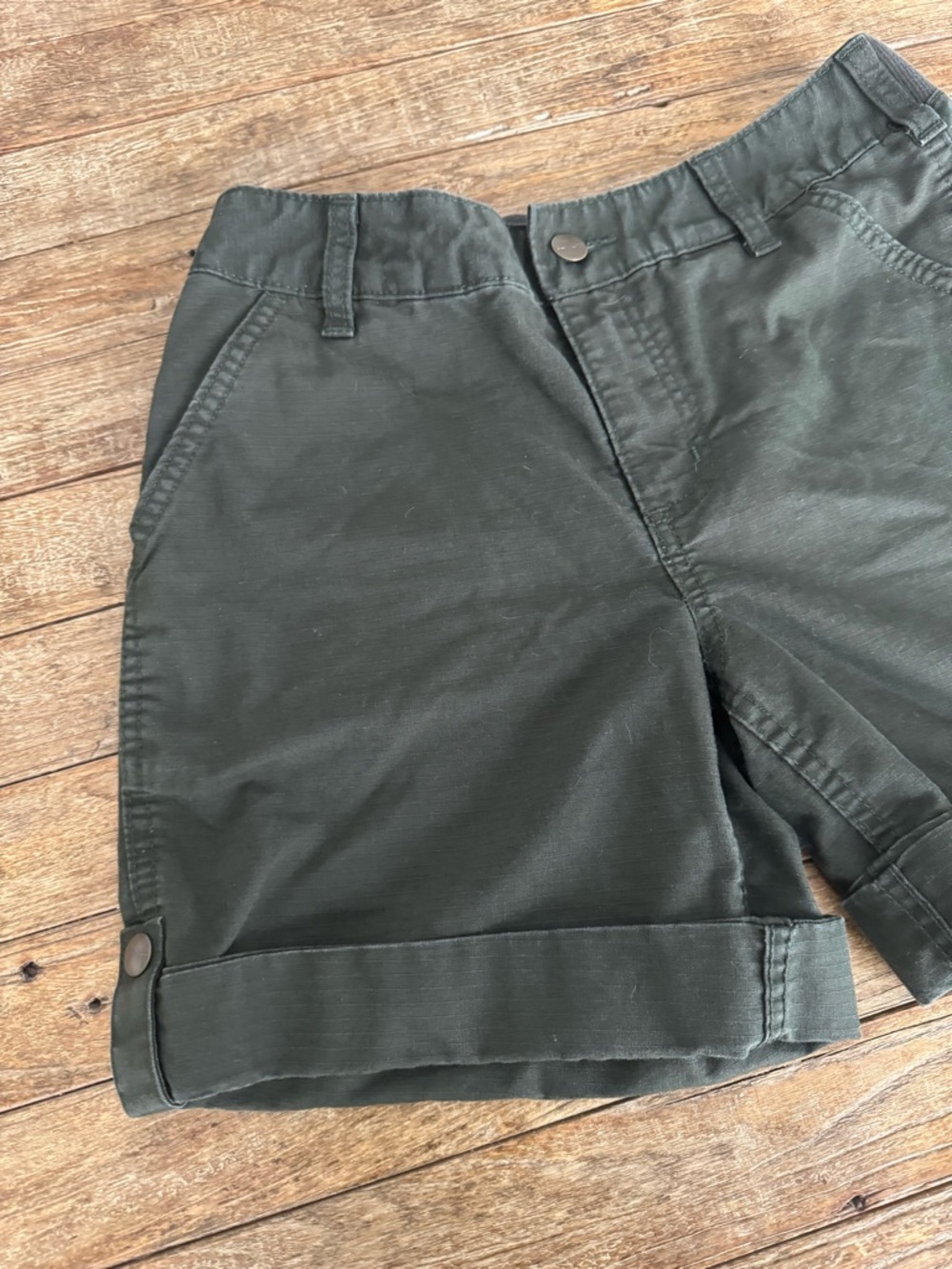 Carhartt Women’s Green Original Fit Shorts Size 4 - Picture 2 of 7